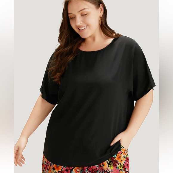 BloomChic Tops - NWT!Soft Plain round neck black t-shirt Size 30 or 6X